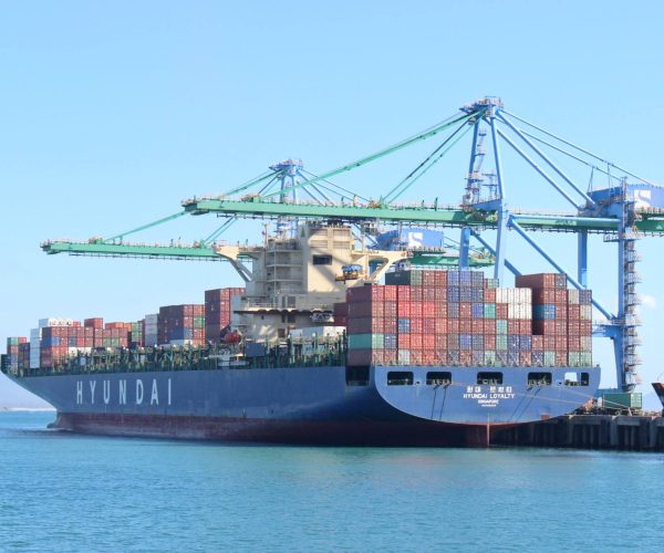 [:pt]Porto de Imbituba recebe o maior navio de sua história[:]